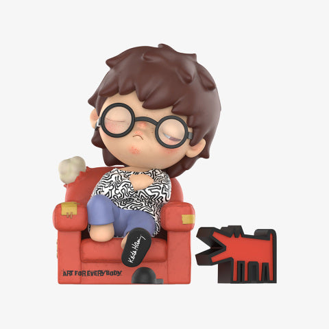 Hirono Listening Figure